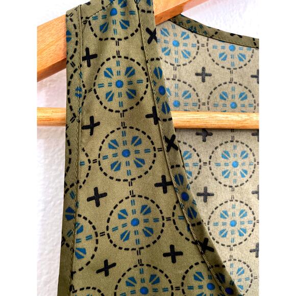 Gap Women's Sleeveless Olive Green Blue Floral Racerback Tank Large - Picture 10 of 10